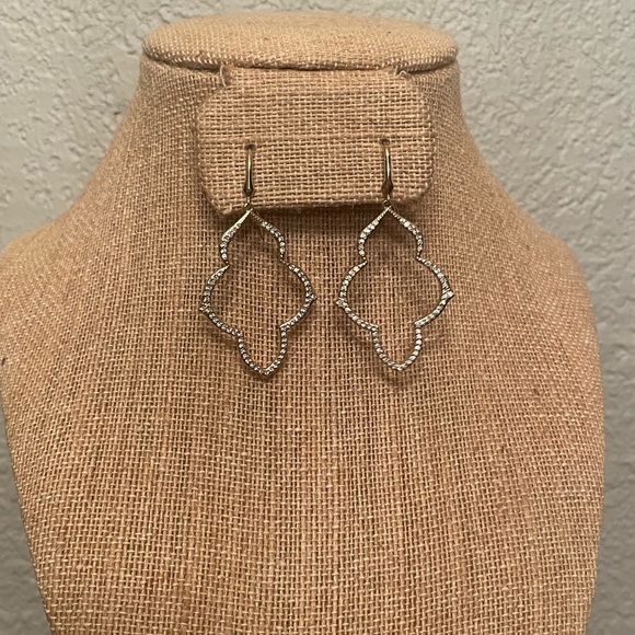 Gold Stella & Dot Quatrefoil Earrings - Picture 3 of 6